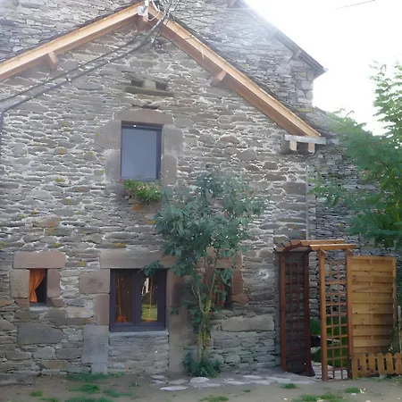 Au Coeur D'un Hameau * Salles-Curan